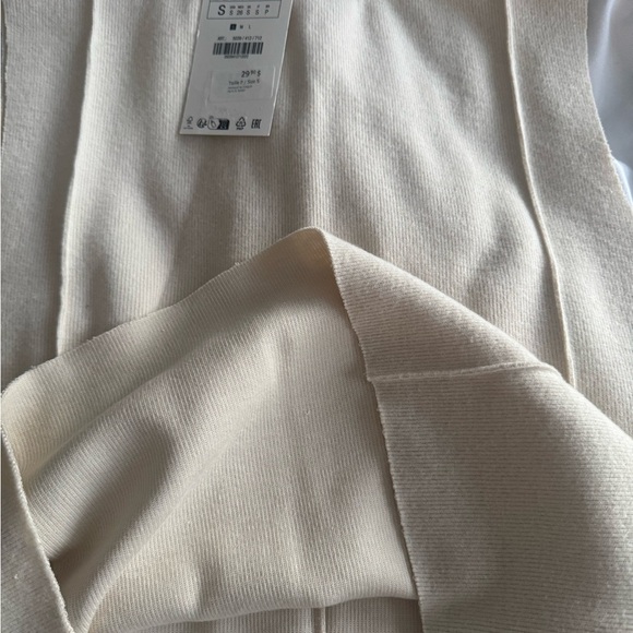 Zara Beige Turtle-Neck Tank Top - Picture 3 of 5